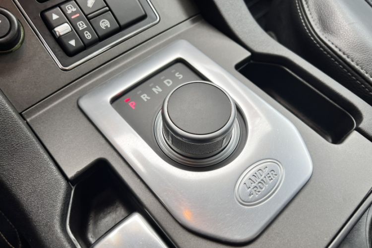 Used Land Rover Discovery 2014 3.0 SDV6 HSE Diesel Edition Interior 5