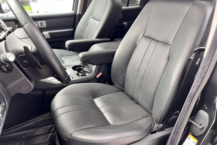 Used Land Rover Discovery 2014 3.0 SDV6 HSE Diesel Edition Interior 6