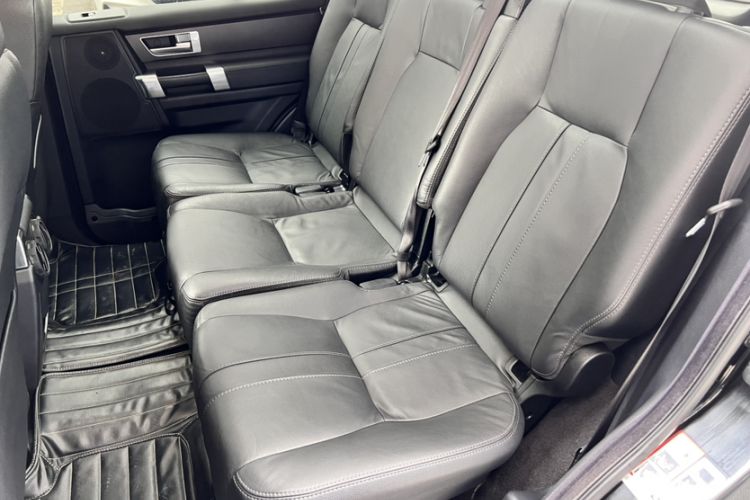 Used Land Rover Discovery 2014 3.0 SDV6 HSE Diesel Edition Interior 8
