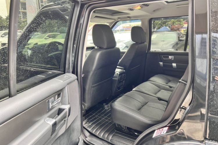 Used Land Rover Discovery 2014 3.0 SDV6 HSE Diesel Edition Interior 9