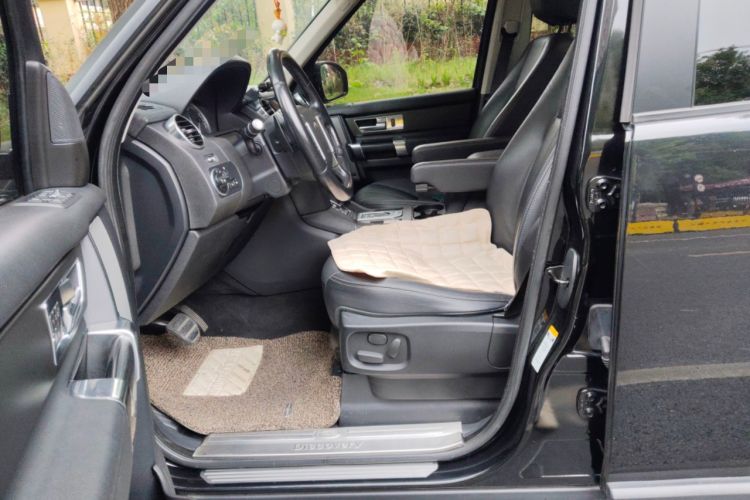 Used Land Rover Discovery 2014 3.0 SC V6 SE Left Front Seat