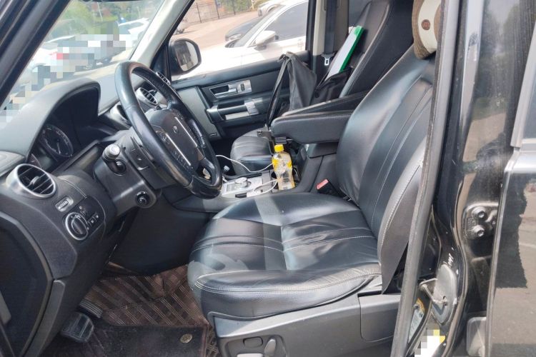Used Land Rover Discovery 2014 3.0 SC V6 HSE Left Front Seat