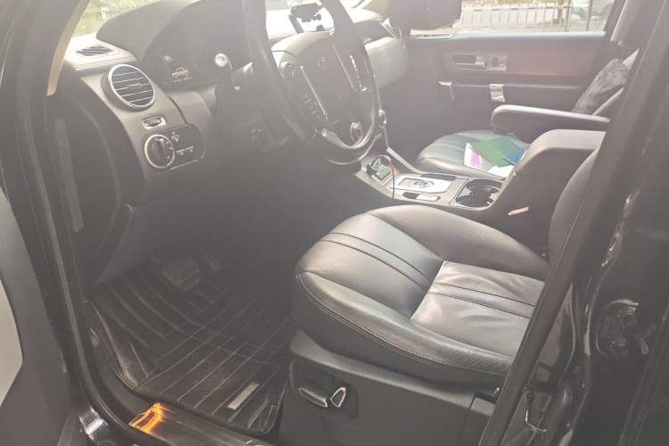 Used Land Rover Discovery 2014 3.0 SDV6 HSE Diesel Edition Left Front Seat