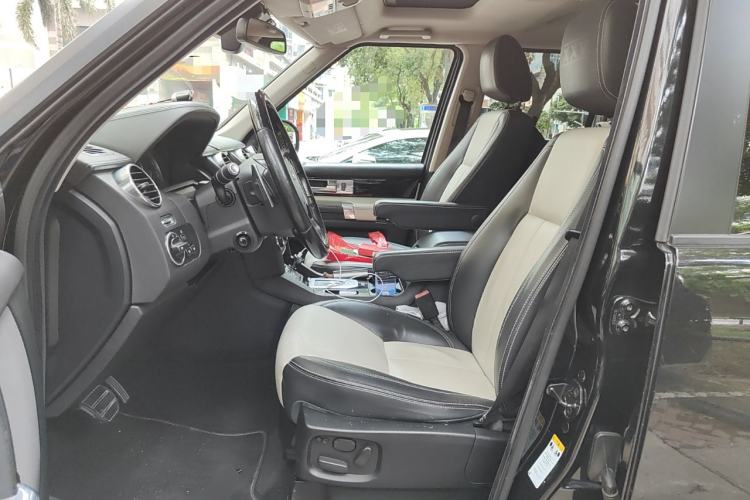 Used Land Rover Discovery 2014 3.0 SC V6 XXV Edition Left Front Seat