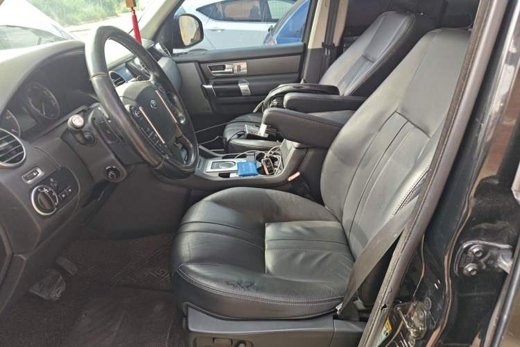 Used Land Rover Discovery 2014 3.0 SDV6 HSE Diesel Edition Left Front Seat
