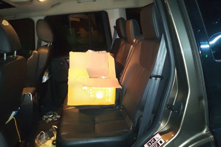 Used Land Rover Discovery  Left Front Seat