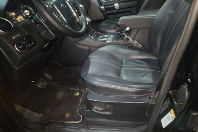 Used Land Rover Discovery 2014 3.0 SC V6 HSE Luxury Left Front Seat