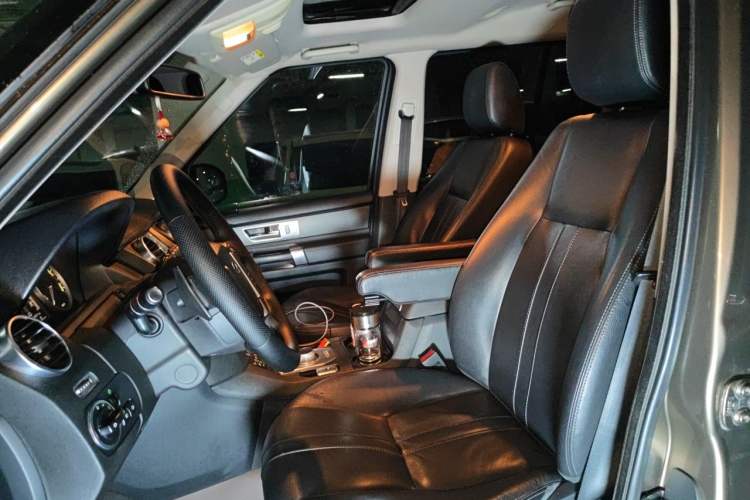 Used Land Rover Discovery 2014 3.0 SDV6 HSE Diesel Edition Left Front Seat