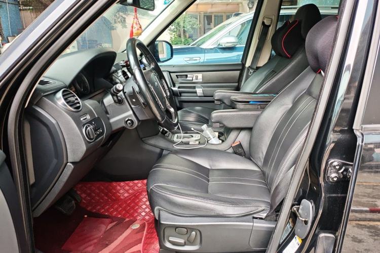 Used Land Rover Discovery 2014 3.0 SC V6 HSE Left Front Seat