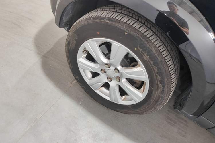 Used Land Rover Discovery 2014 3.0 SC V6 SE Left Front Wheel Hub