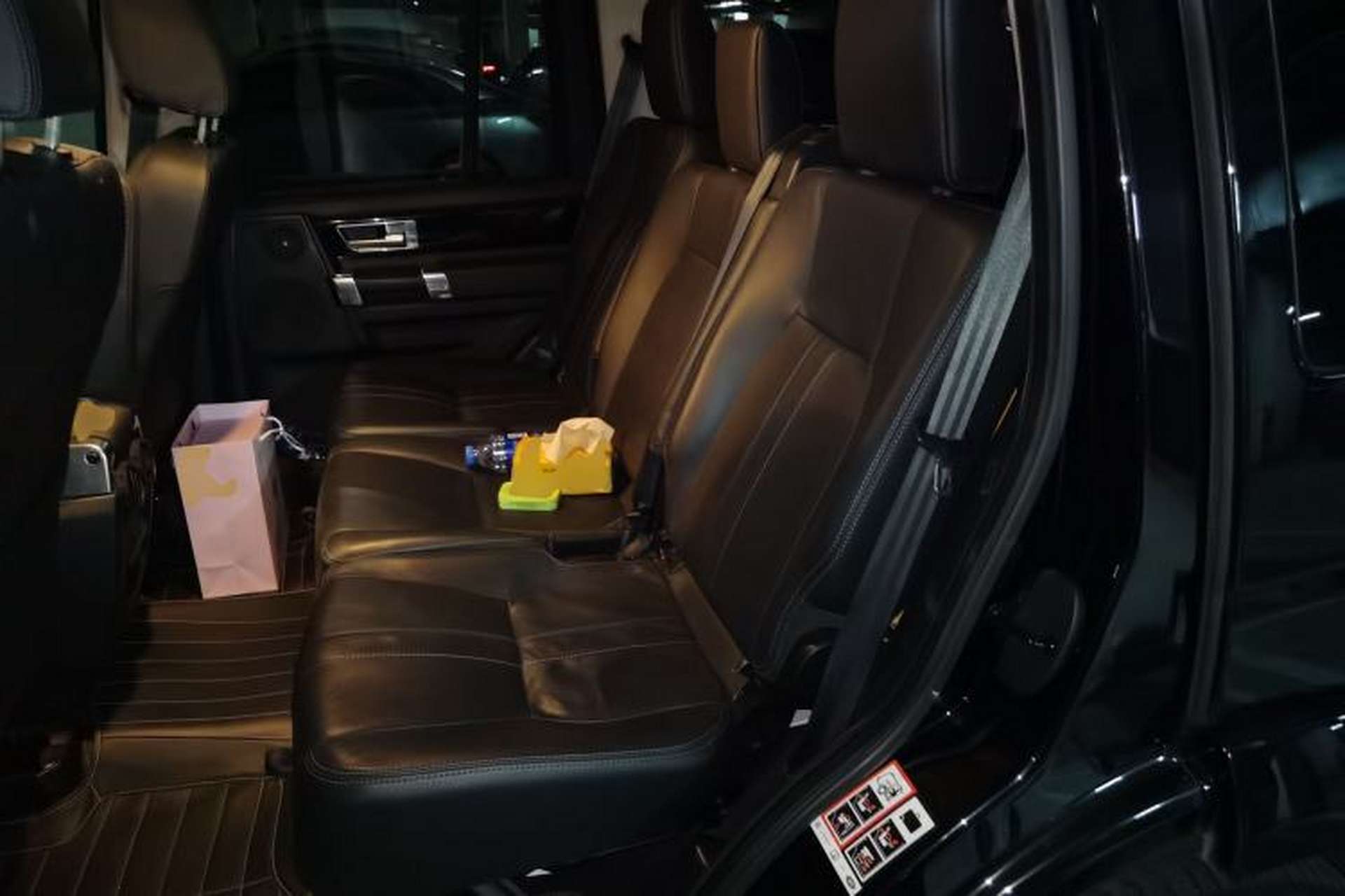 Used Land Rover Discovery 2014 3.0 SC V6 HSE Left Rear Seat