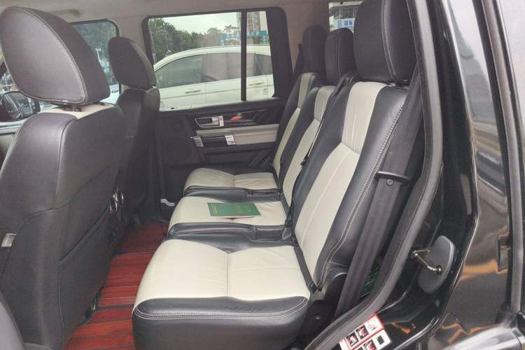 Used Land Rover Discovery 2014 3.0 SC V6 XXV Edition Left Rear Seat