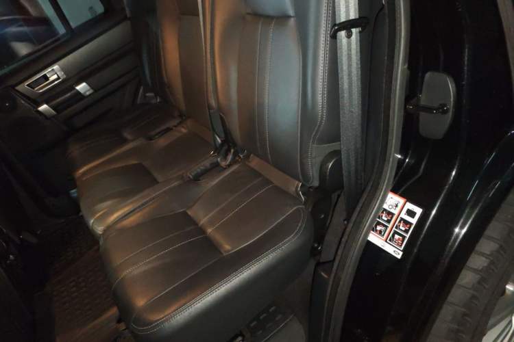Used Land Rover Discovery 2014 3.0 SDV6 HSE Diesel Edition Left Rear Seat