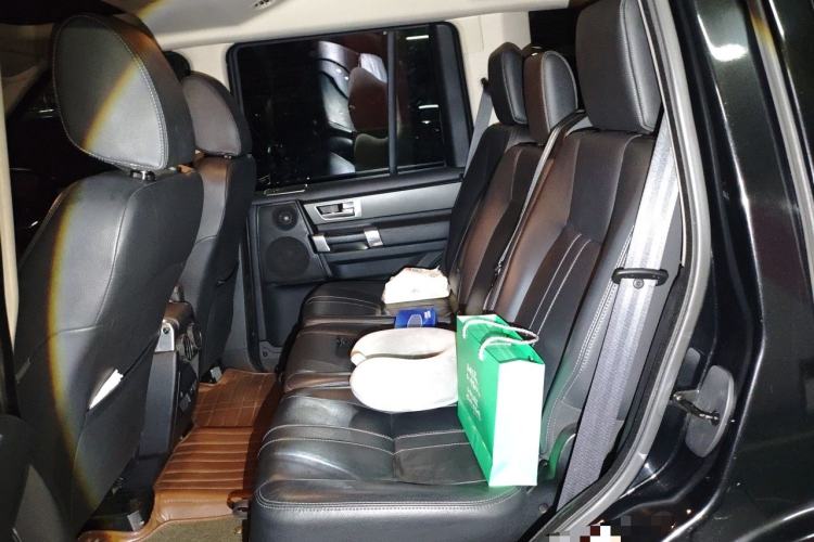 Used Land Rover Discovery 2014 3.0 SDV6 HSE Diesel Edition Left Rear Seat