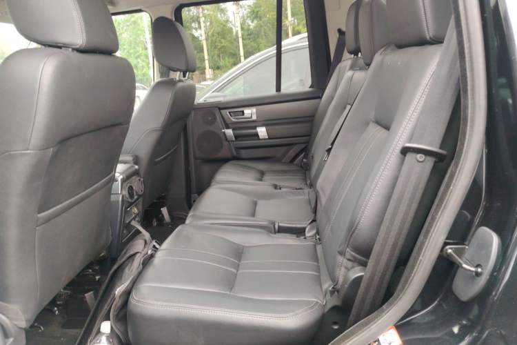Used Land Rover Discovery 2014 3.0 SC V6 SE Left Rear Seat