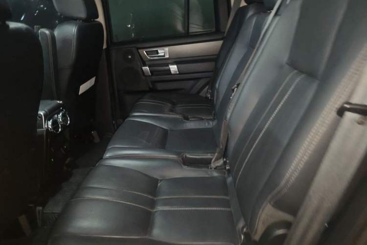 Used Land Rover Discovery 2014 3.0 SC V6 HSE Luxury Left Rear Seat