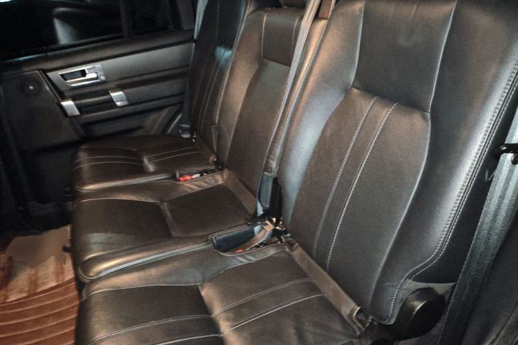 Used Land Rover Discovery 2014 3.0 SC V6 SE Left Rear Seat