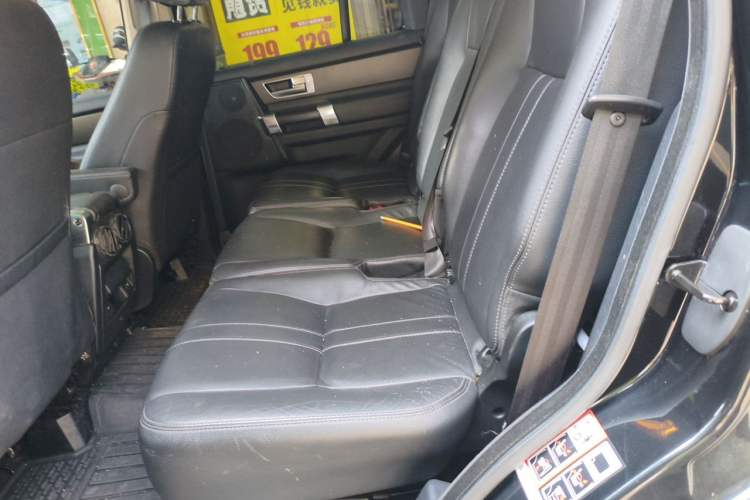 Used Land Rover Discovery 2014 3.0 SDV6 HSE Diesel Edition Left Rear Seat
