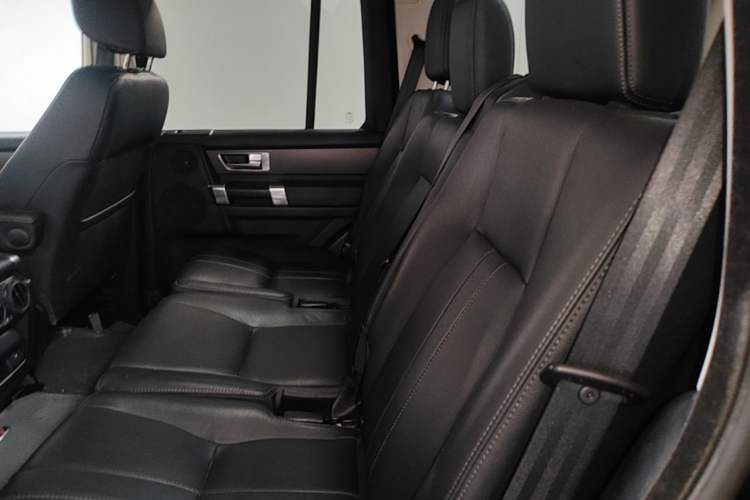 Used Land Rover Discovery 2014 3.0 SC V6 SE Left Rear Seat