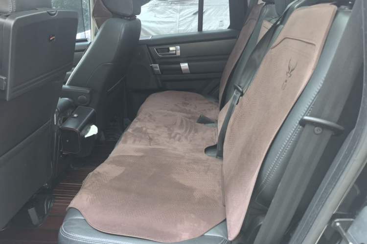 Used Land Rover Discovery 2014 3.0 SDV6 HSE Diesel Edition Left Rear Seat