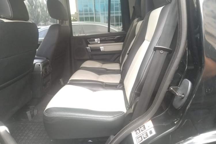 Used Land Rover Discovery 2014 3.0 SC V6 XXV Edition Left Rear Seat