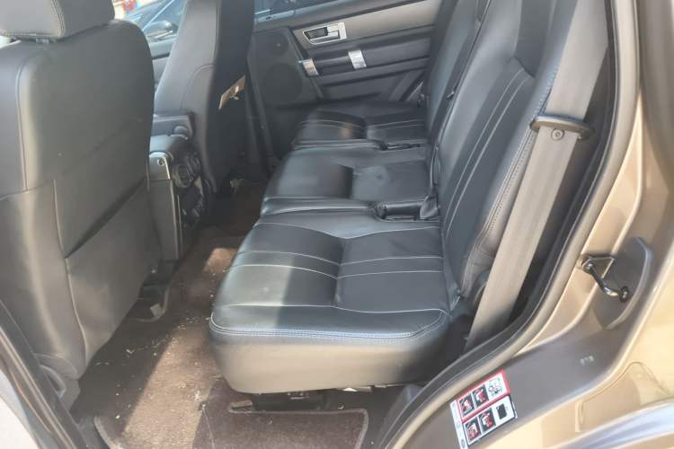 Used Land Rover Discovery 2014 3.0 SDV6 HSE Diesel Edition Left Rear Seat