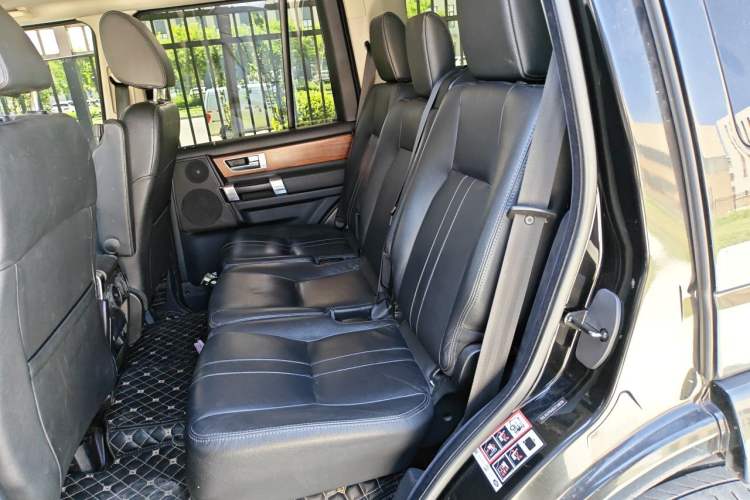 Used Land Rover Discovery  Left Rear Seat