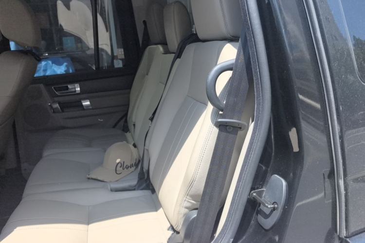 Used Land Rover Discovery 2014 3.0 SC V6 SE Left Rear Seat