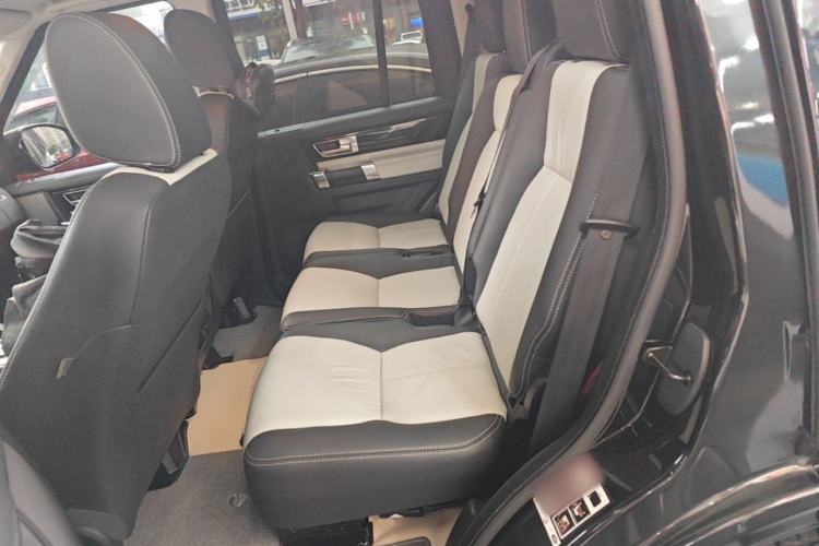 Used Land Rover Discovery 2014 3.0 SC V6 XXV Edition Left Rear Seat