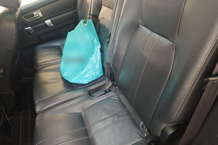 Used Land Rover Discovery 2014 3.0 SDV6 HSE Diesel Edition Left Rear Seat