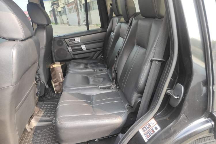 Used Land Rover Discovery 2014 3.0 SDV6 HSE Diesel Edition Left Rear Seat