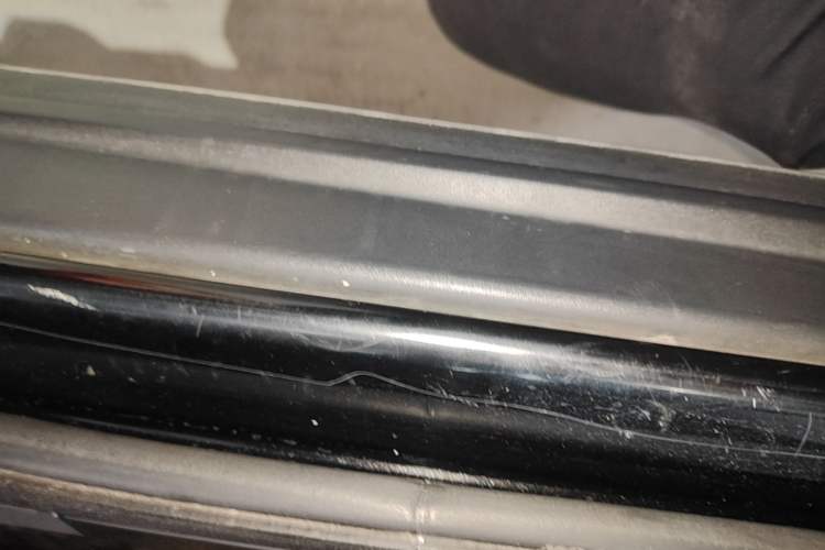 Used Land Rover Discovery 2014 3.0 SC V6 SE Left Side Sill