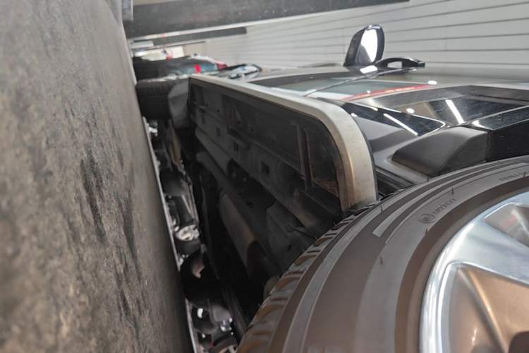 Used Land Rover Discovery 2014 3.0 SC V6 XXV Edition Left Side Sill