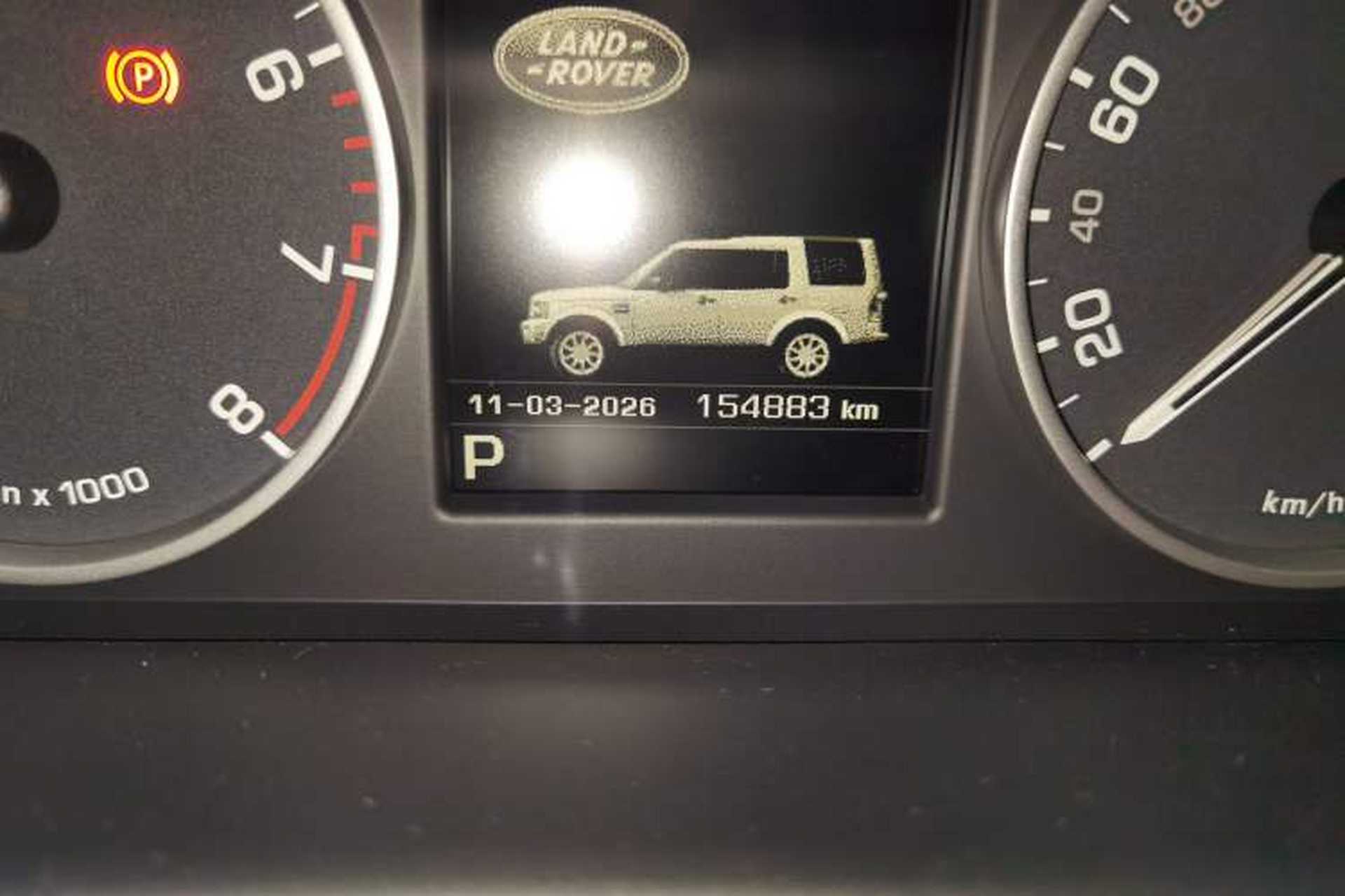 Used Land Rover Discovery 2014 3.0 SC V6 HSE Odometer Close Up