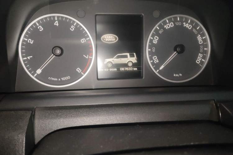 Used Land Rover Discovery 2014 3.0 SC V6 HSE Luxury Odometer Close Up