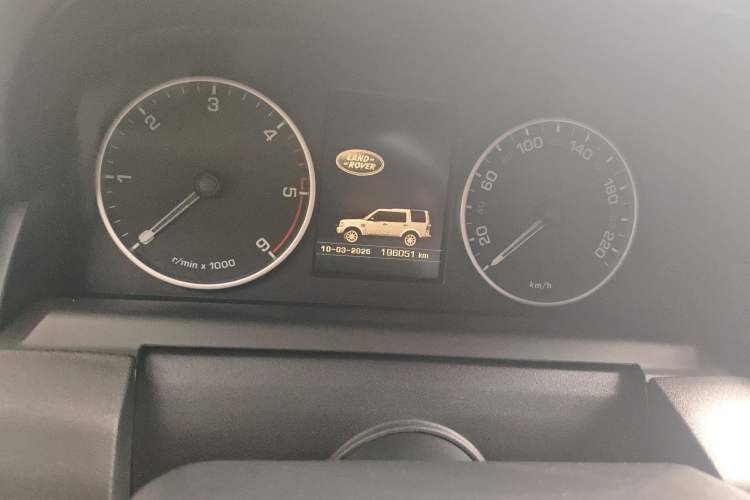 Used Land Rover Discovery 2014 3.0 SDV6 HSE Diesel Edition Odometer Close Up
