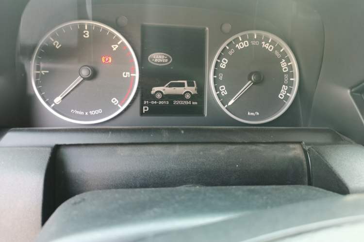 Used Land Rover Discovery 2014 3.0 SDV6 HSE Diesel Edition Odometer Close Up