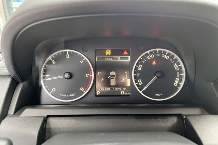 Used Land Rover Discovery 2014 3.0 SDV6 HSE Diesel Edition Odometer Close Up