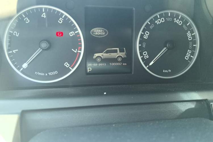 Used Land Rover Discovery 2014 3.0 SC V6 SE Odometer Close Up