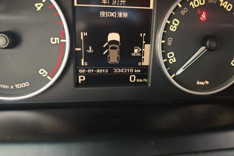 Used Land Rover Discovery 2014 3.0 SDV6 HSE Diesel Edition Odometer Close Up