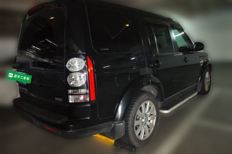 Used Land Rover Discovery 2014 3.0 SDV6 HSE Diesel Edition Rear Right 45 Deg