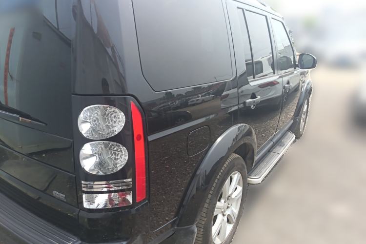 Used Land Rover Discovery 2014 3.0 SC V6 SE Rear Right 45 Deg