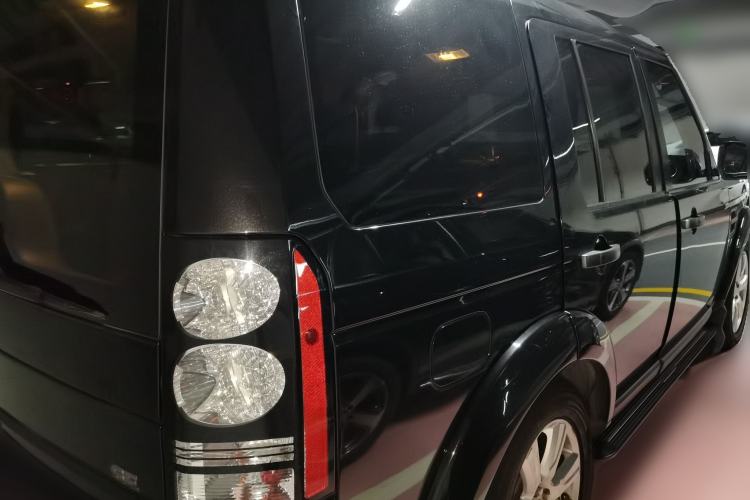 Used Land Rover Discovery 2014 3.0 SC V6 SE Rear Right 45 Deg