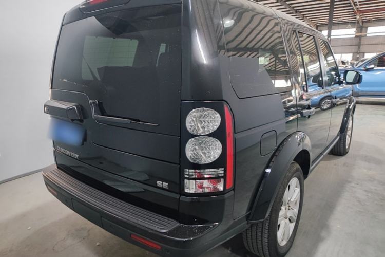 Used Land Rover Discovery 2014 3.0 SC V6 SE Rear Right 45 Deg