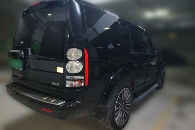 Used Land Rover Discovery 2014 3.0 SDV6 HSE Diesel Edition Rear Right 45 Deg