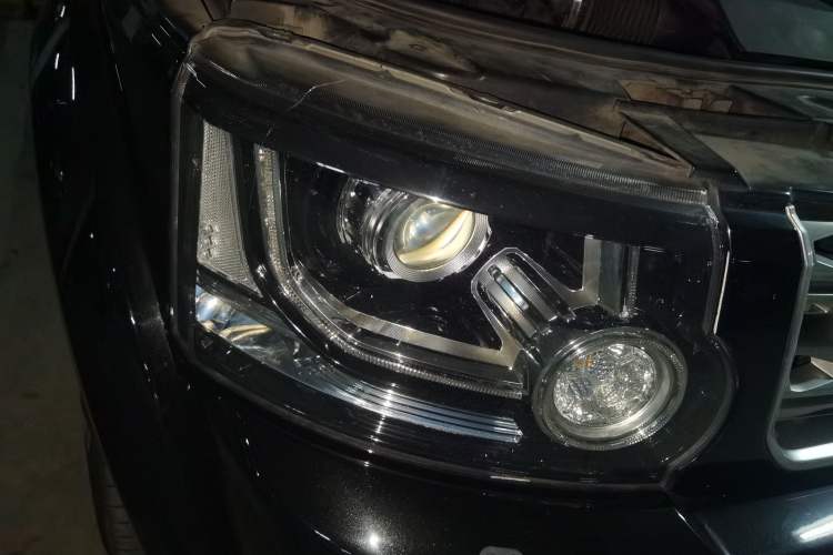 Used Land Rover Discovery 2014 3.0 SC V6 HSE Right Front Headlight