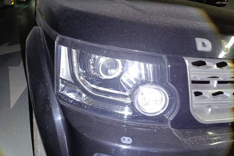 Used Land Rover Discovery 2014 3.0 SC V6 SE Right Front Headlight