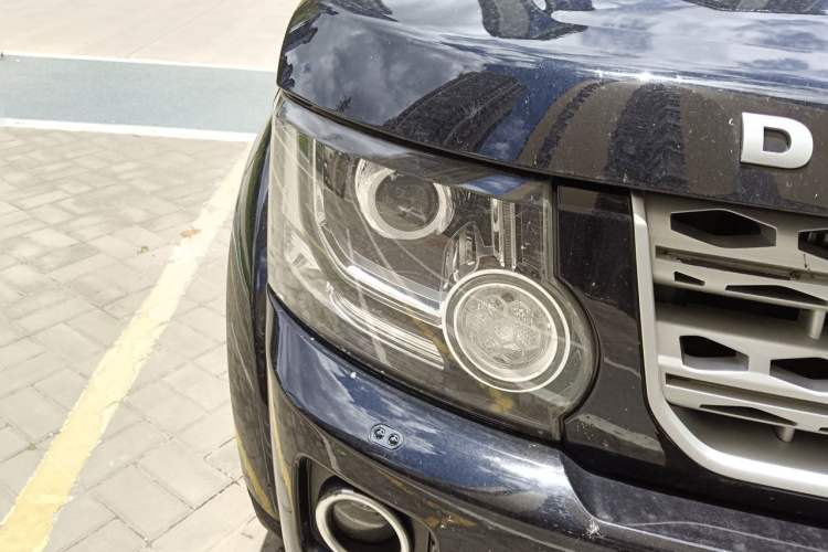 Used Land Rover Discovery 2014 3.0 SDV6 HSE Diesel Edition Right Front Headlight