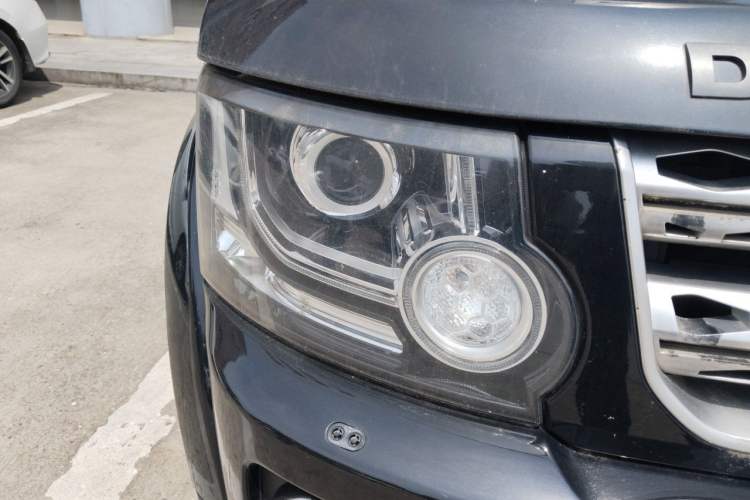Used Land Rover Discovery 2014 3.0 SC V6 HSE Right Front Headlight
