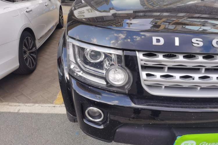 Used Land Rover Discovery 2014 3.0 SDV6 HSE Diesel Edition Right Front Headlight